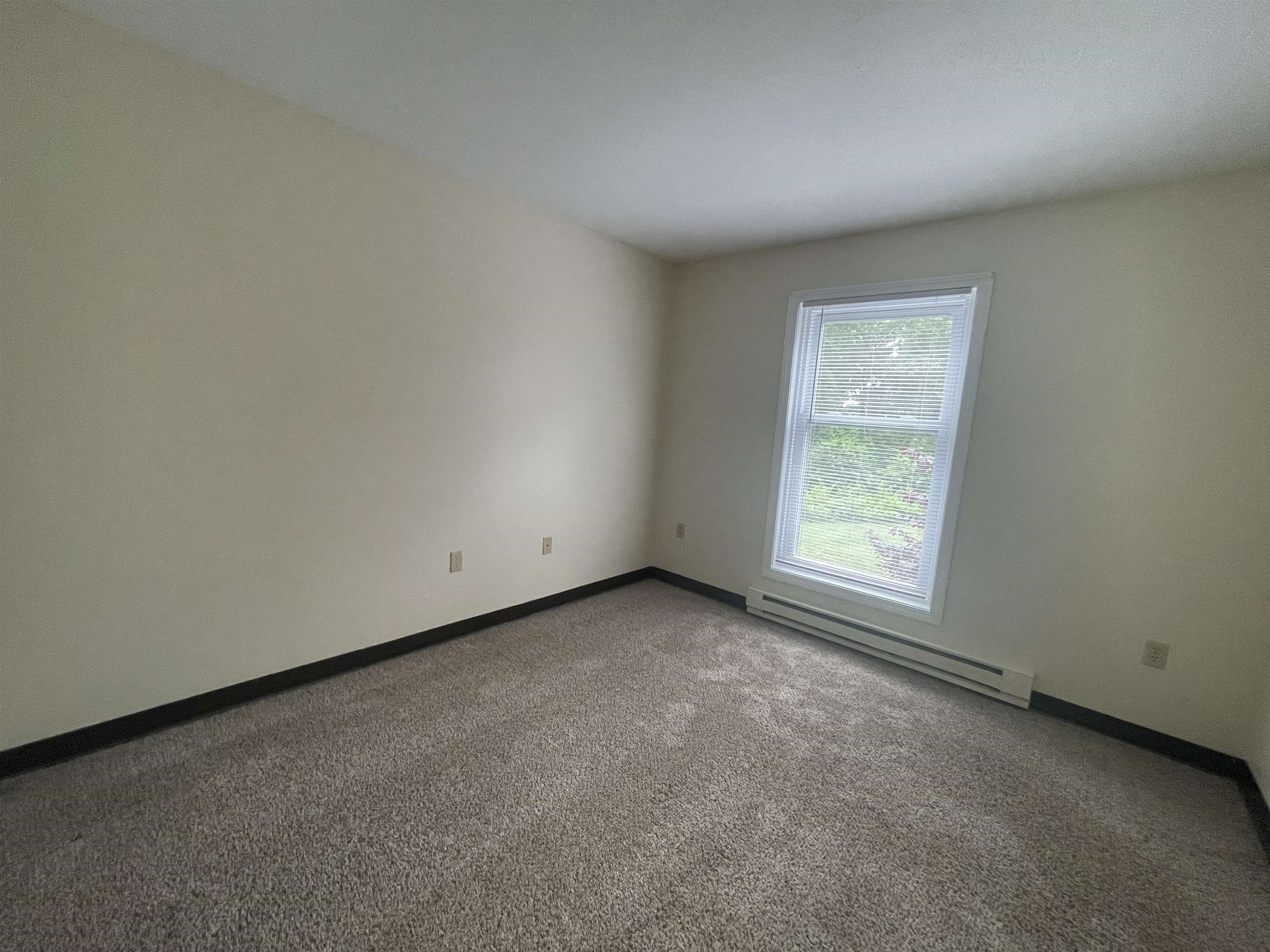 167 Eastern Avenue, Unit 201 Manchester, NH 03104 - Photo 22 of 36