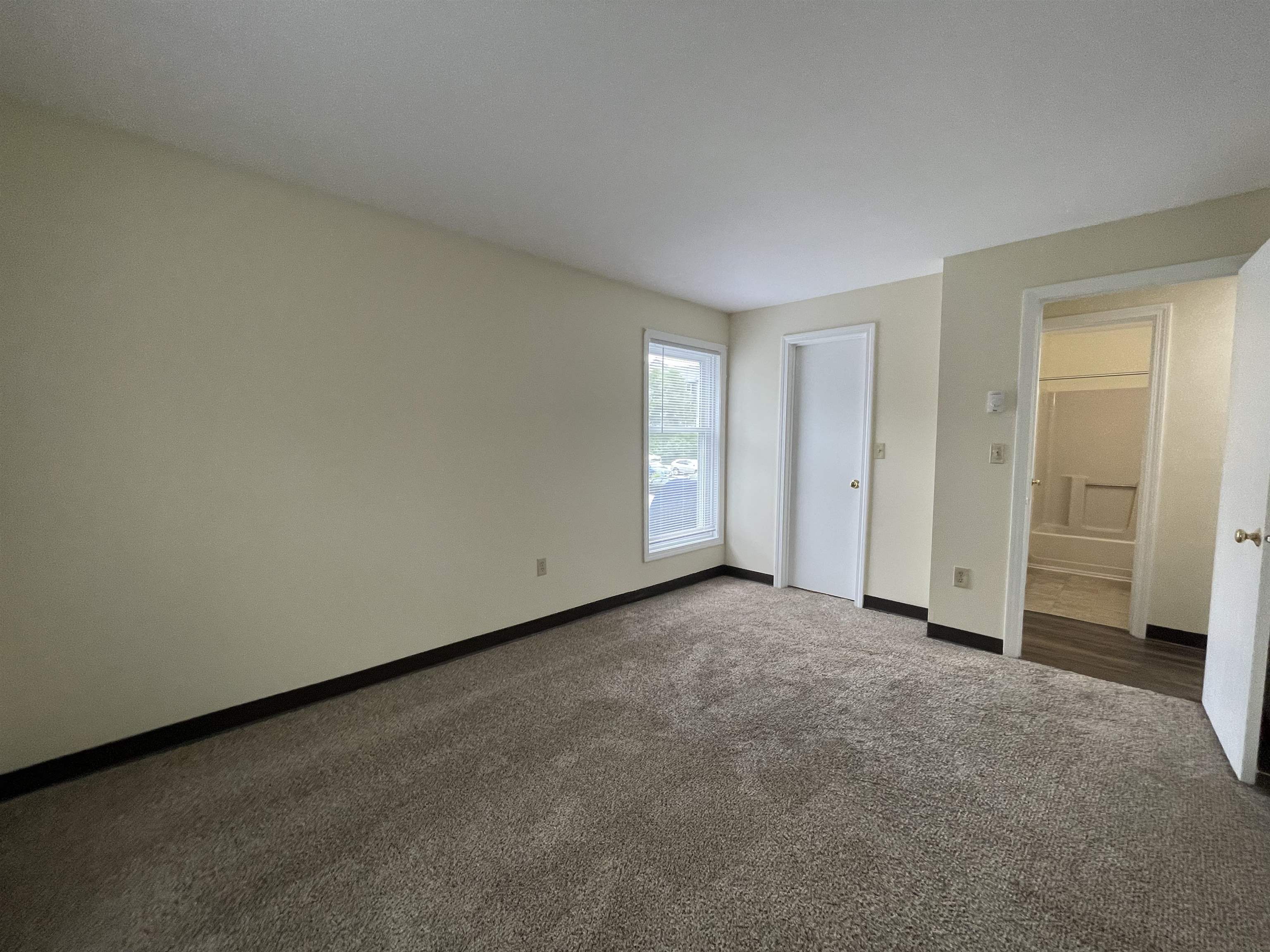 167 Eastern Avenue, Unit 201 Manchester, NH 03104 - Photo 23 of 36