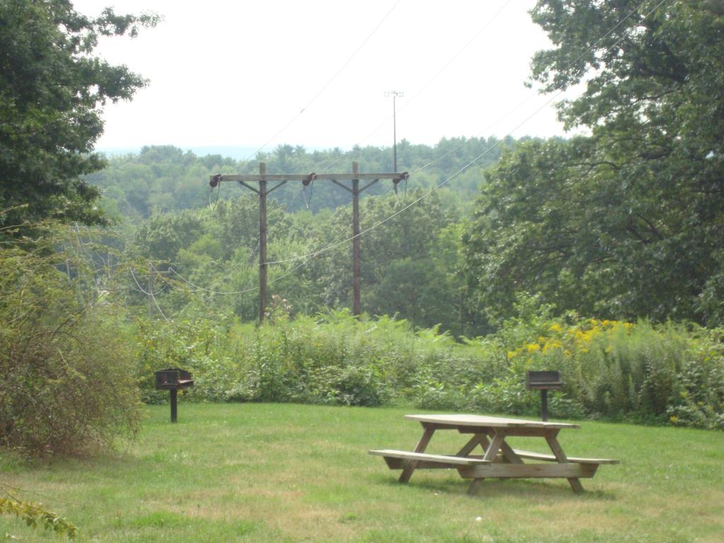 167 Eastern Avenue, Unit 201 Manchester, NH 03104 - Photo 34 of 36