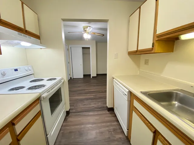 $1,850 | 167 Eastern Avenue, Unit 201, Manchester, NH 03104