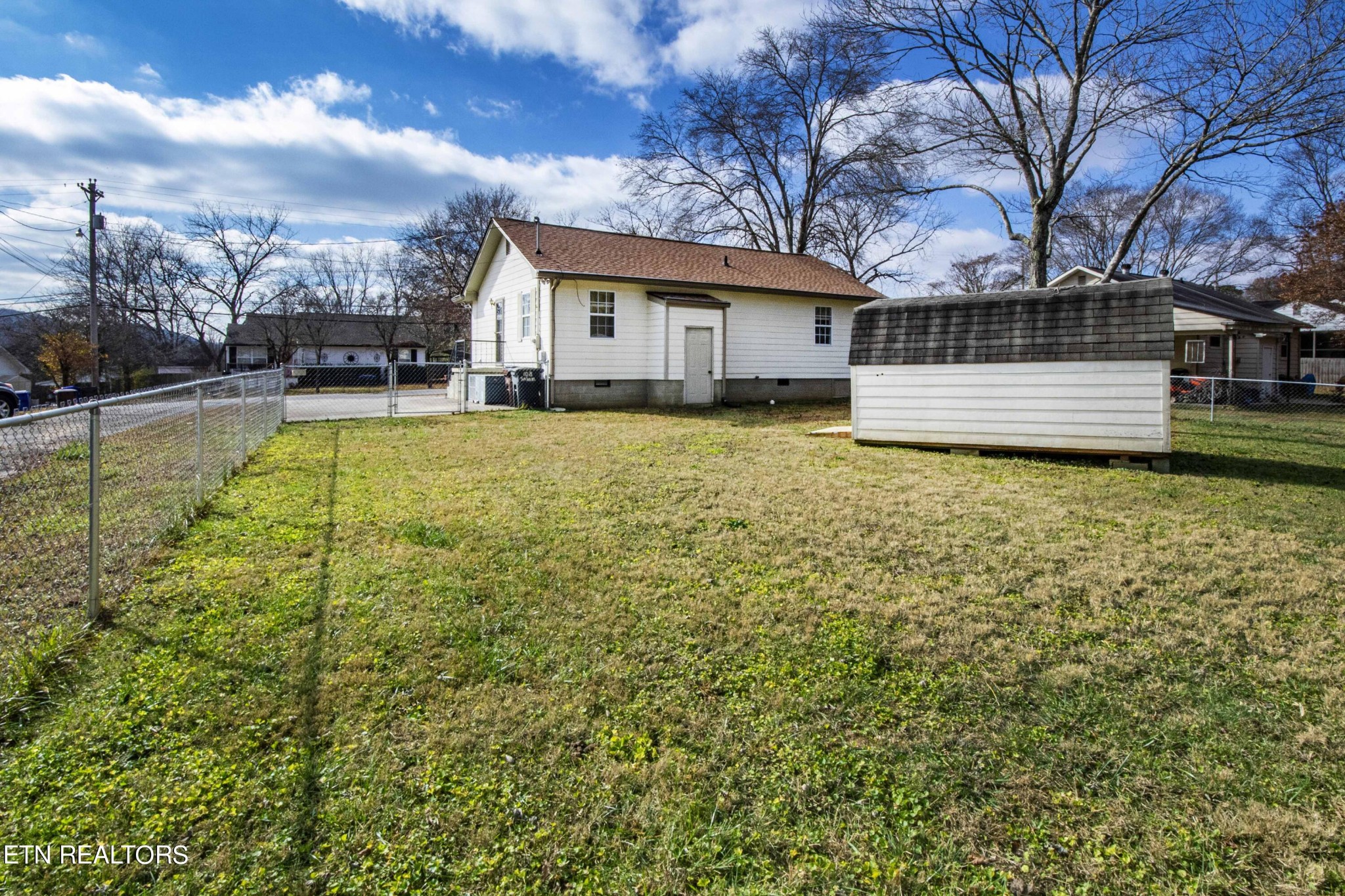 108 Salem Road Oak Ridge, TN 37830 - Photo 4 of 27 Gallery Image 4
