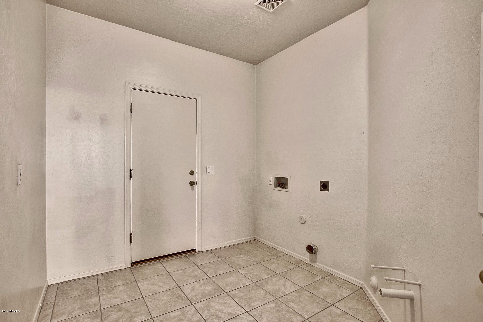 1360 East Harrison Street Gilbert, AZ 85295 - Photo 14 of 34 a view of bathroom