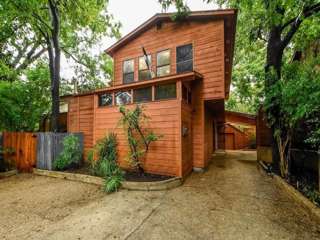 800 Leonard Street Austin, TX 78705 - Photo 3 of 31 a view of a house with a yard