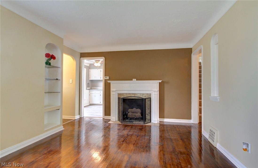 4615 Pershing Avenue Cleveland, OH 44134 - Photo 3 of 27