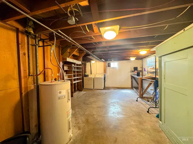 $330,000 | 220-222 Glass Way, Lewiston, ID 83501