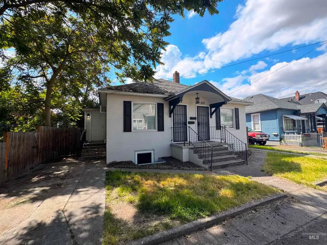 $330,000 | 220-222 Glass Way, Lewiston, ID 83501