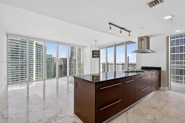 $1,219,000 | 485 Brickell Avenue, Unit 4402, Miami, FL 33131