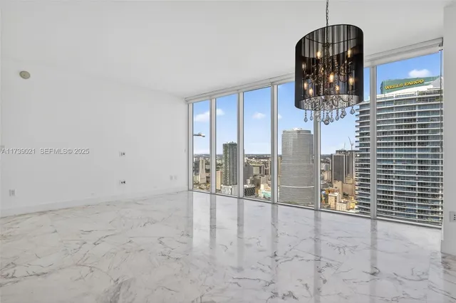 $1,219,000 | 485 Brickell Avenue, Unit 4402, Miami, FL 33131