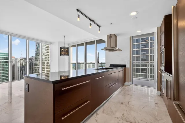 $1,219,000 | 485 Brickell Avenue, Unit 4402, Miami, FL 33131