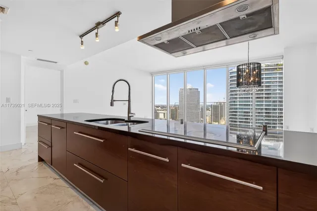 $1,219,000 | 485 Brickell Avenue, Unit 4402, Miami, FL 33131