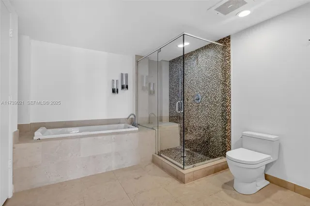 $1,219,000 | 485 Brickell Avenue, Unit 4402, Miami, FL 33131