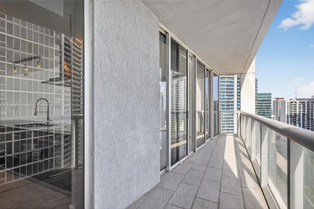 $1,219,000 | 485 Brickell Avenue, Unit 4402, Miami, FL 33131