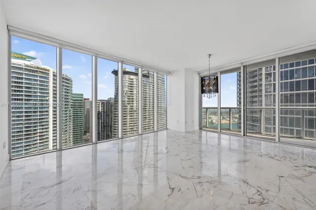 $1,219,000 | 485 Brickell Avenue, Unit 4402, Miami, FL 33131