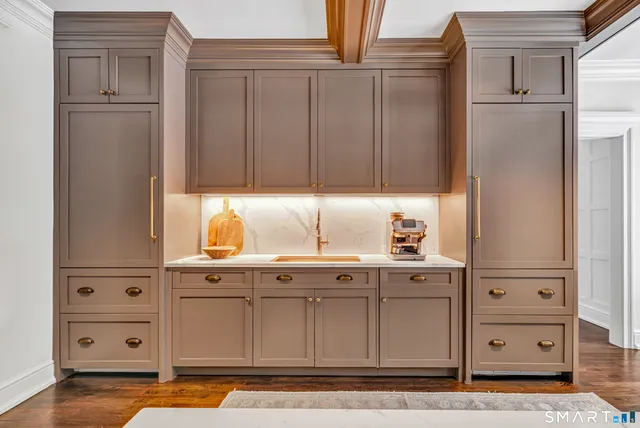 $2,499,000 | 200 Longmeadow Road, Fairfield, CT 06824