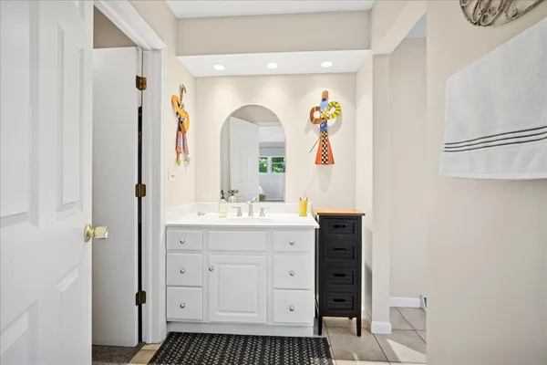 $593,000 | 1014 South Grace Drive, Mount Prospect, IL 60056