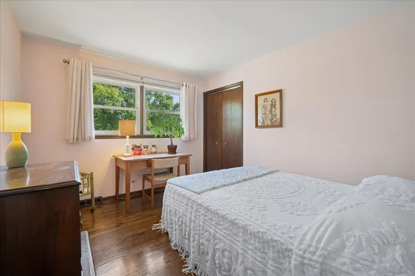 $593,000 | 1014 South Grace Drive, Mount Prospect, IL 60056