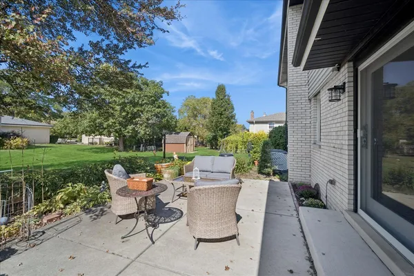 $593,000 | 1014 South Grace Drive, Mount Prospect, IL 60056