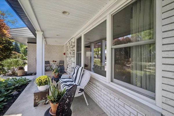 $593,000 | 1014 South Grace Drive, Mount Prospect, IL 60056