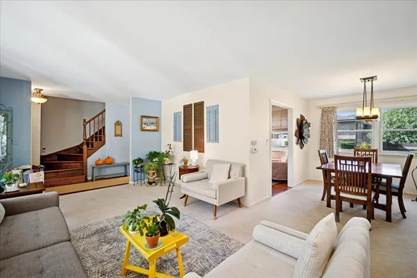 $593,000 | 1014 South Grace Drive, Mount Prospect, IL 60056