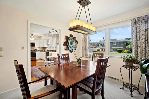 $593,000 | 1014 South Grace Drive, Mount Prospect, IL 60056