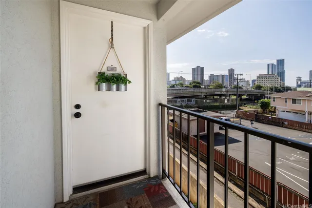 $440,000 | 1432 Ke’eaumoku Street, Unit 303, Honolulu, HI 96822