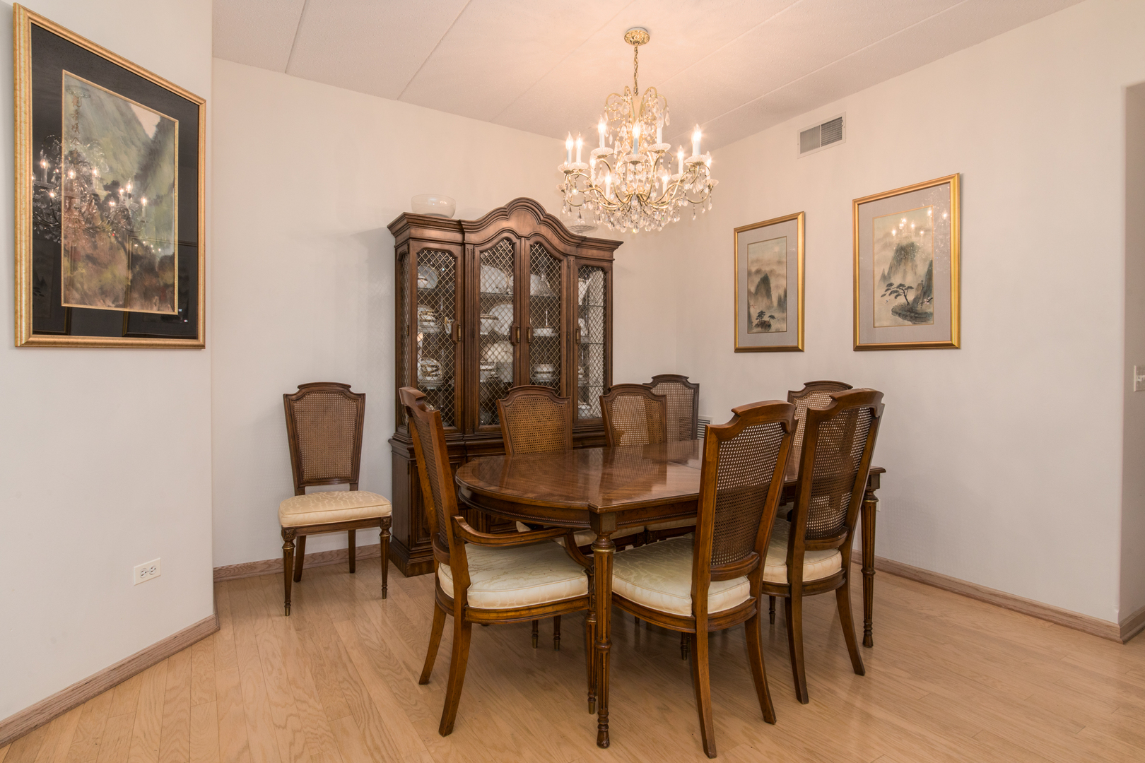 1715 Pavilion Way, Unit 301 Park Ridge, IL 60068 - Photo 7 of 26
