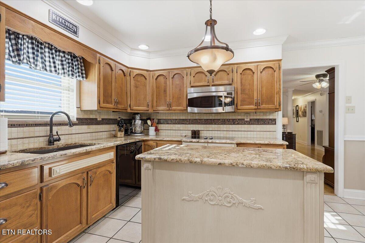 4924 West Emory Road Powell, TN 37849 - Photo 11 of 36 Kitchen 4