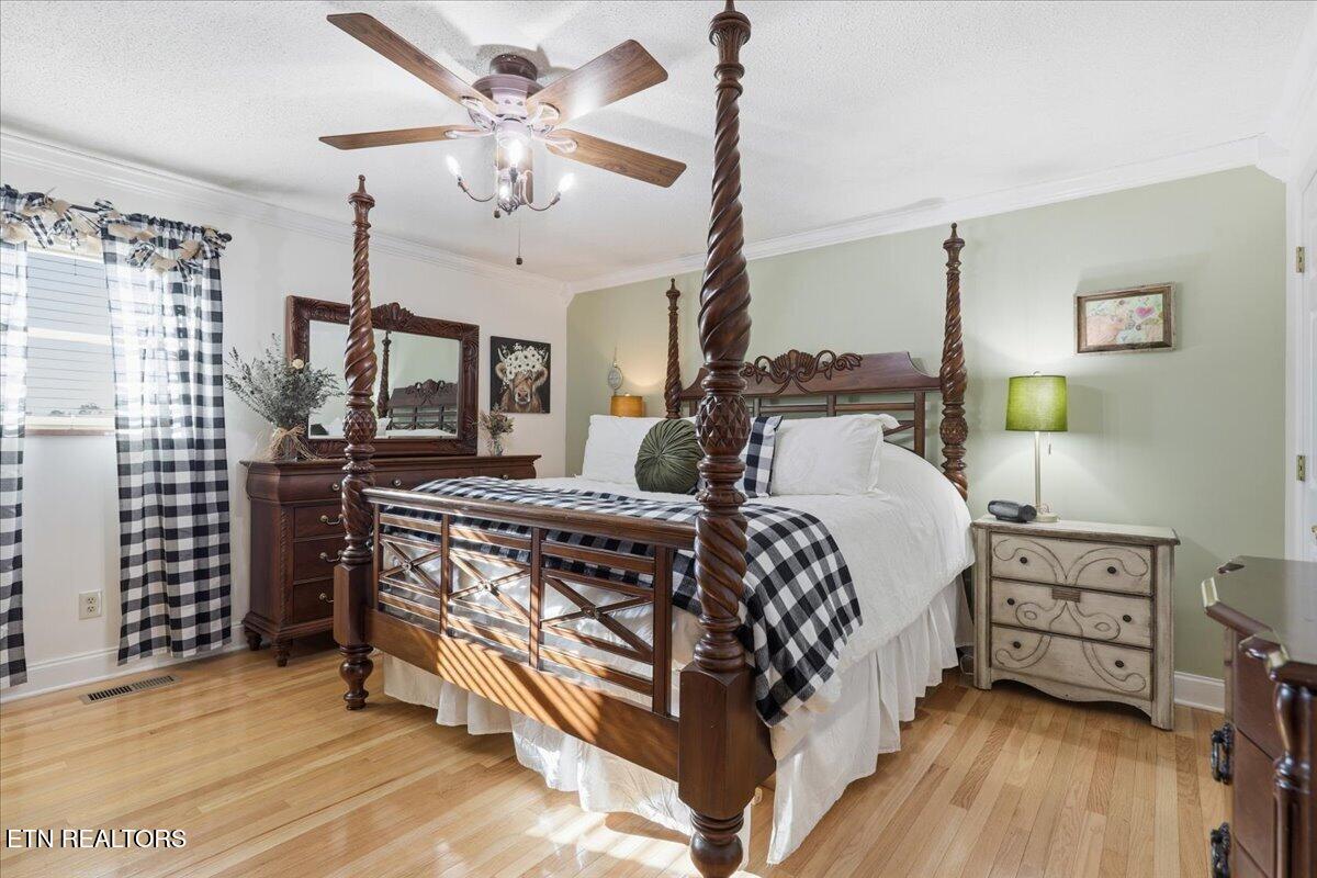 4924 West Emory Road Powell, TN 37849 - Photo 16 of 36 Main Bedroom