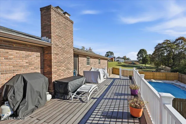 $575,000 | 4924 West Emory Road, Powell, TN 37849