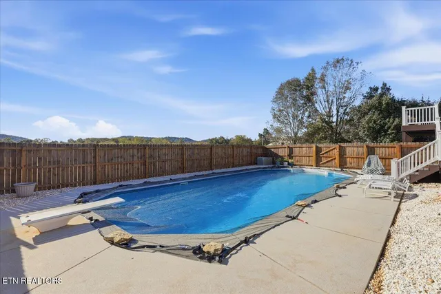 $575,000 | 4924 West Emory Road, Powell, TN 37849