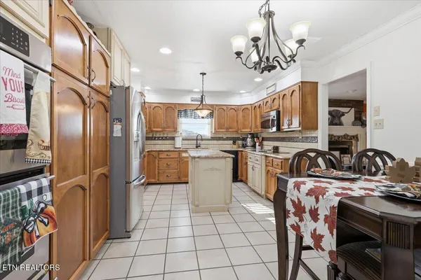 $560,000 | 4924 West Emory Road, Powell, TN 37849