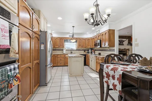 $575,000 | 4924 West Emory Road, Powell, TN 37849