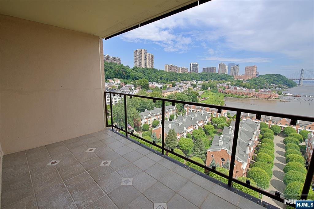 1203 River Road, Unit 14C Edgewater, NJ 07020 - Photo 11 of 25 Gallery Image 11