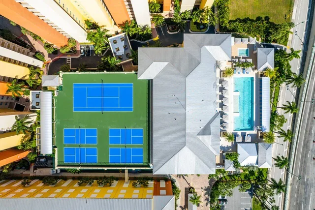 a view of an outdoor space