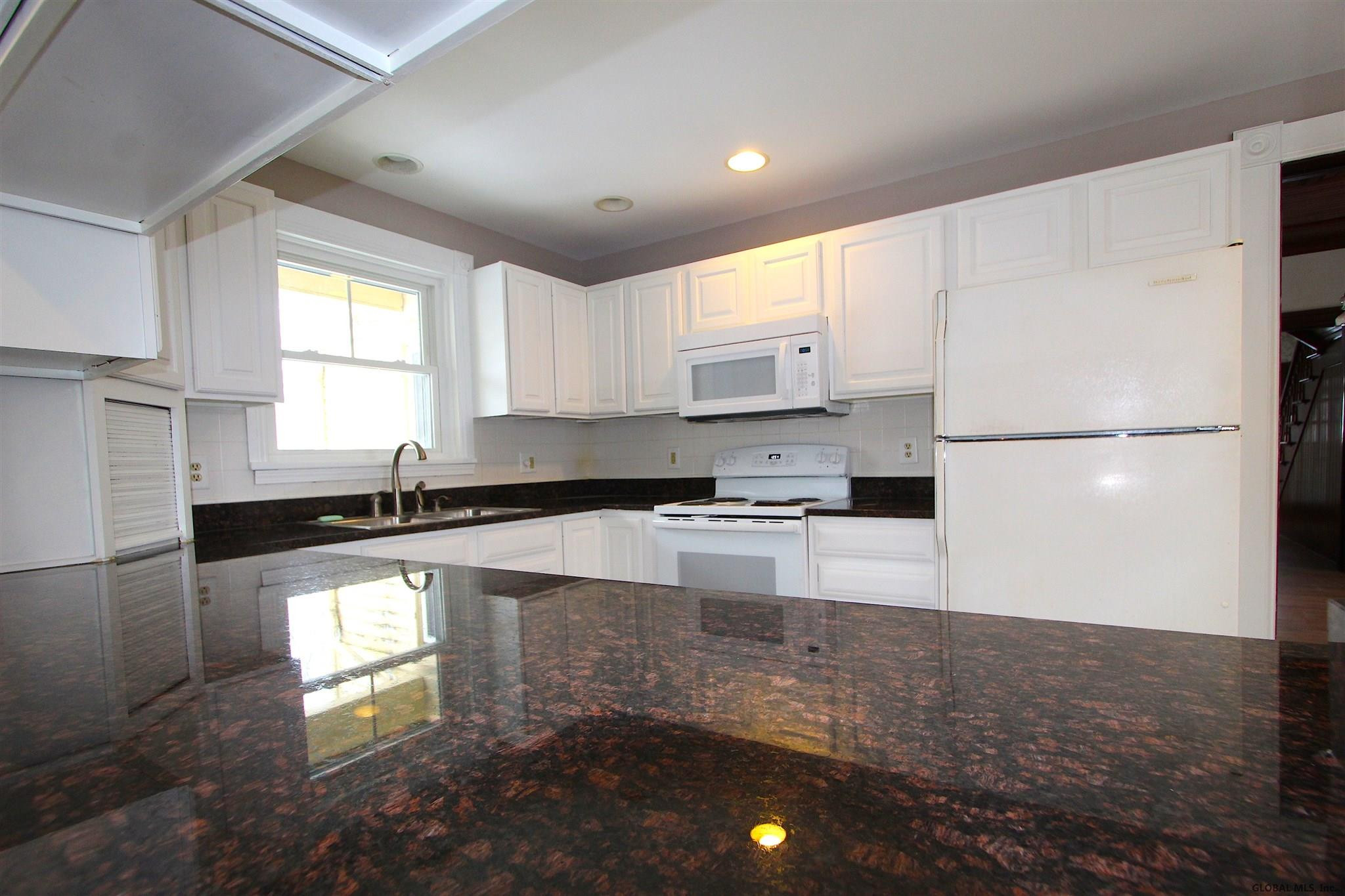 1370 River Road Bethlehem, NY 12158 - Photo 8 of 33 Photo 8