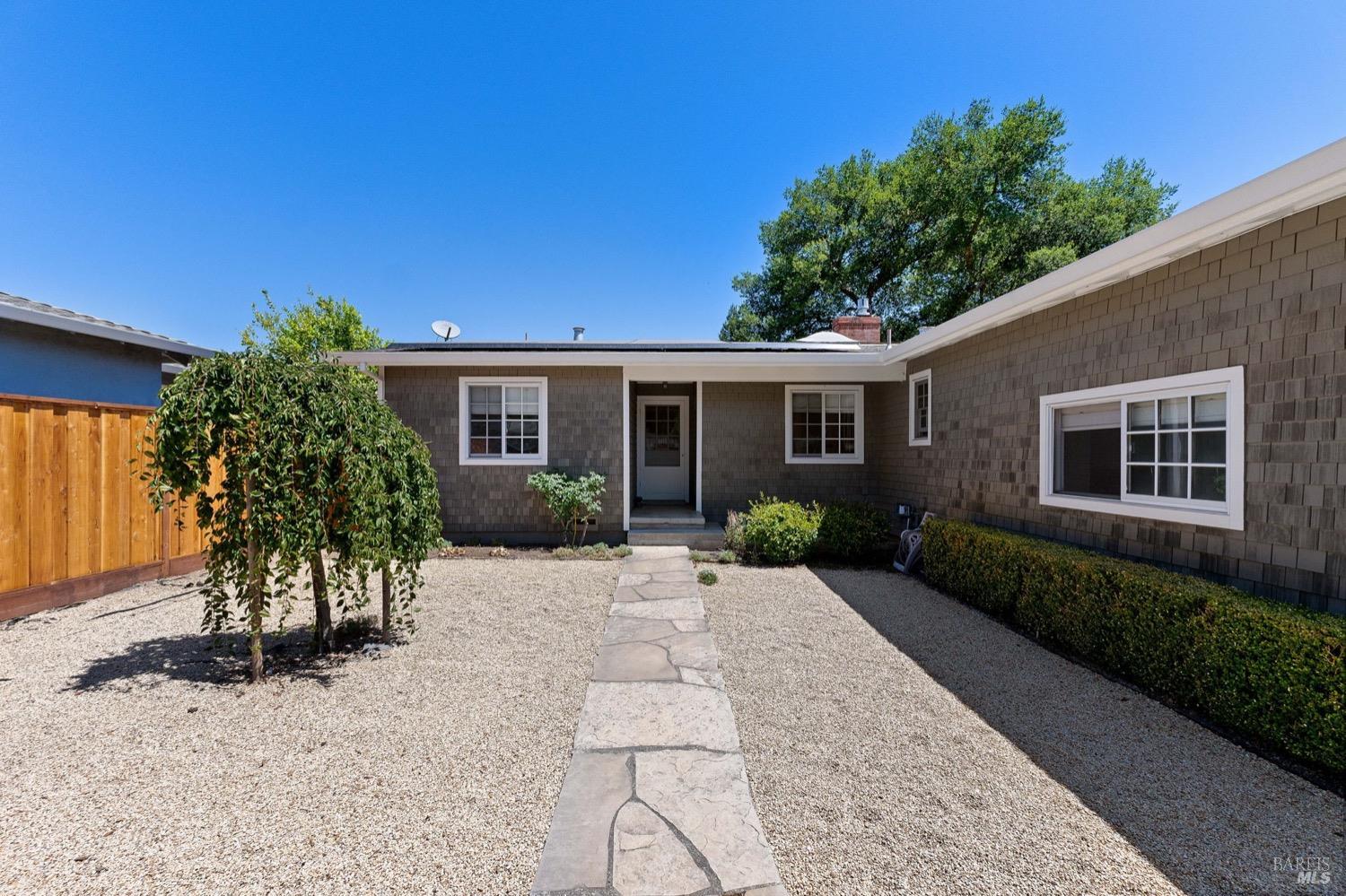 1040 Valley View Street St. Helena, CA 94574 - Photo 4 of 23