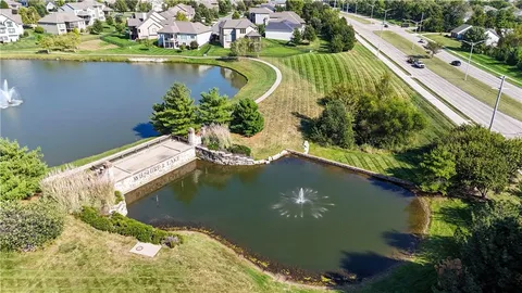 $995,000 | 11510 West 157th Terrace, Overland Park, KS 66221