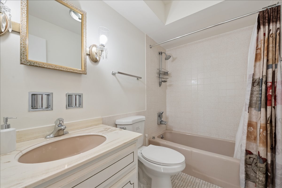 400 Ascot Drive, Unit 3E Park Ridge, IL 60068 - Photo 13 of 14