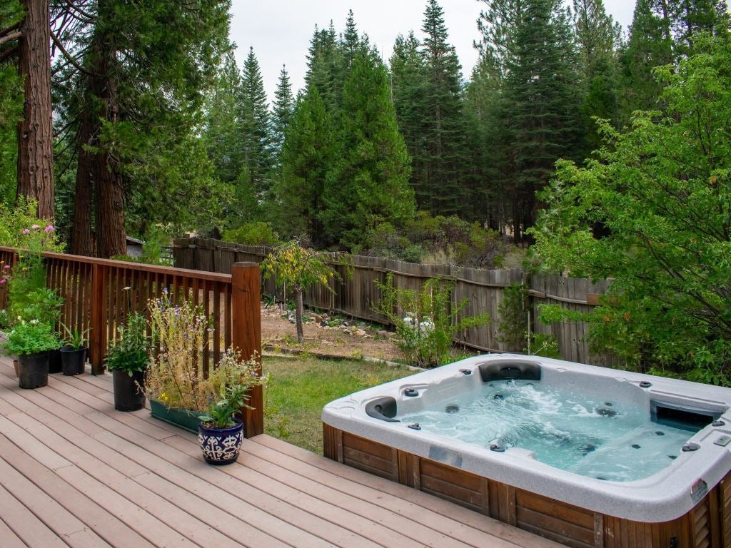 935 Davis Place Road Mount Shasta, CA 96067 - Photo 3 of 41 Gallery Image 3