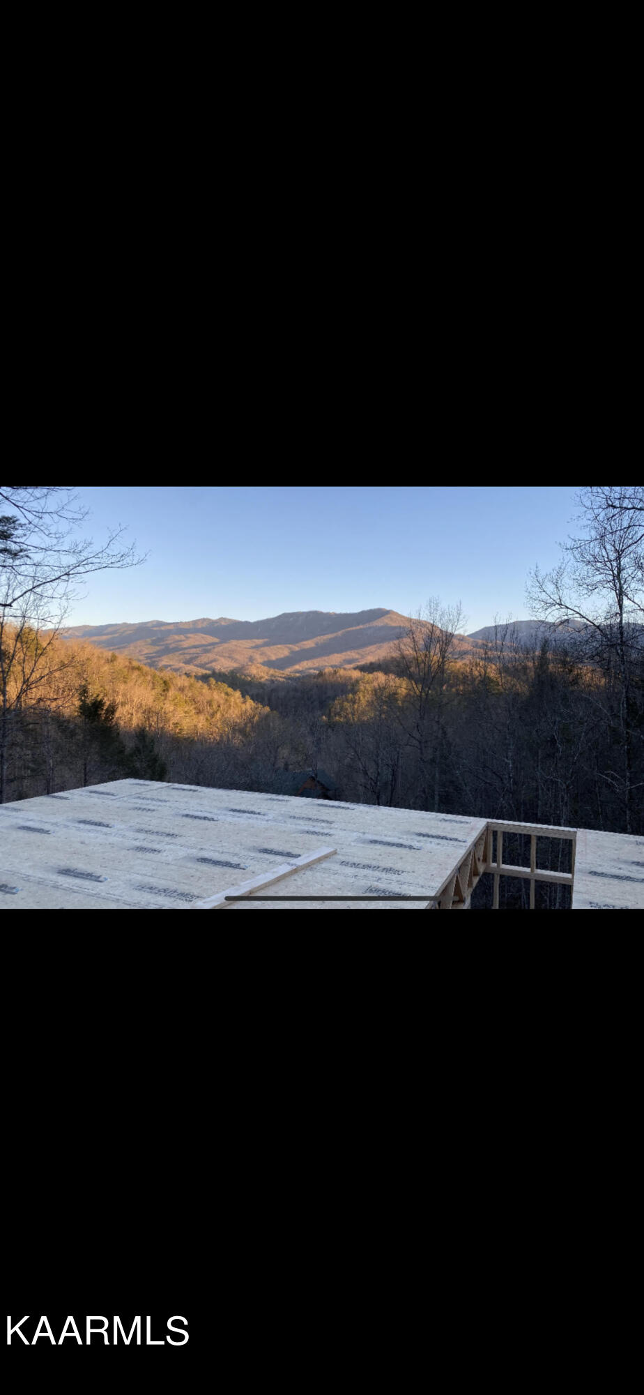 5276 Riversong Way Sevierville, TN 37876 - Photo 2 of 27 r65