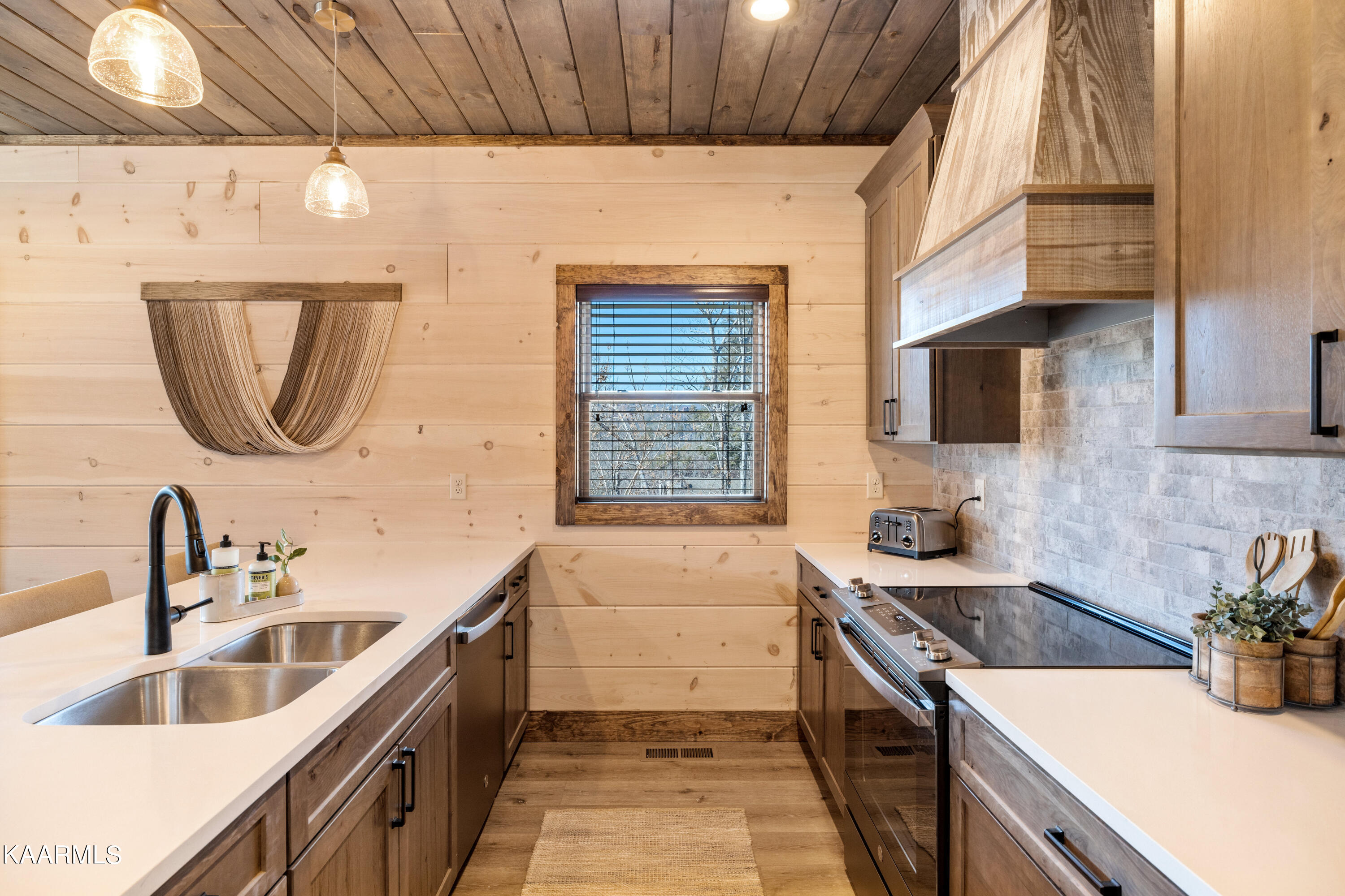 5276 Riversong Way Sevierville, TN 37876 - Photo 6 of 27 r4