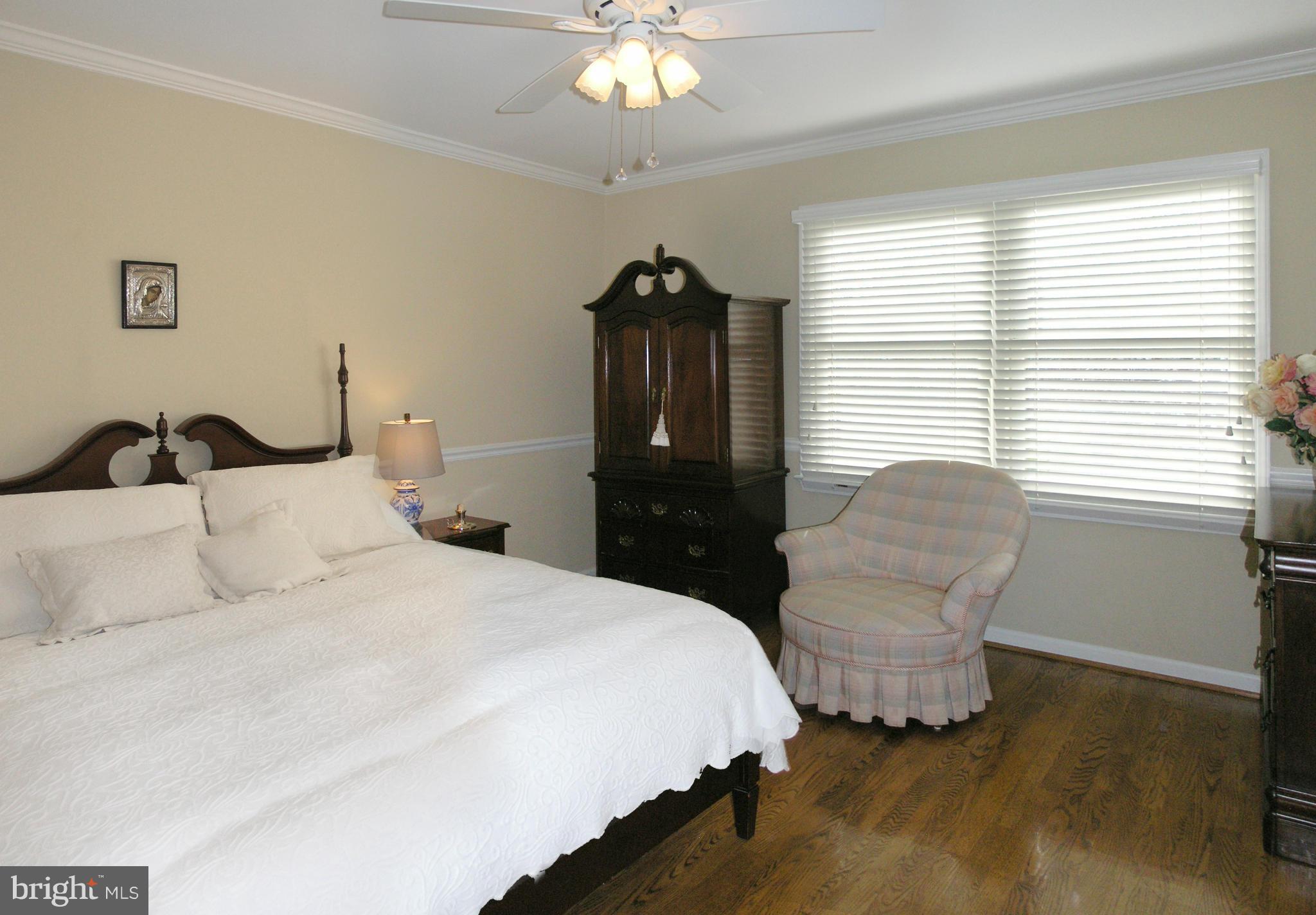 9918 Meadowlark Road Vienna, VA 22182 - Photo 19 of 30 Bedroom 3