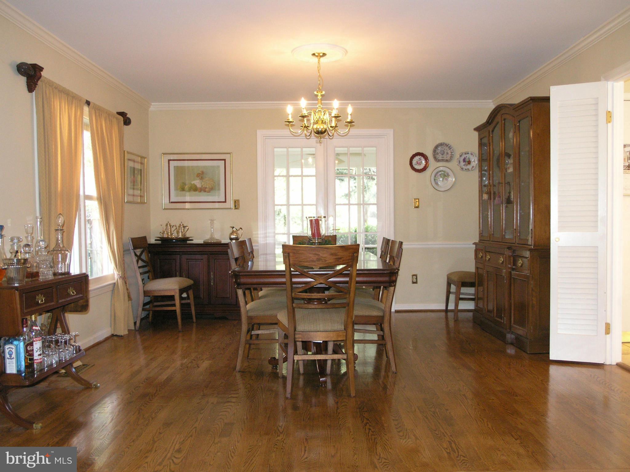 9918 Meadowlark Road Vienna, VA 22182 - Photo 9 of 30 Dining Room