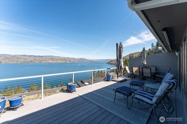 $735,000 | 4056 Lakeview Place, Unit 1A, Chelan, WA 98816