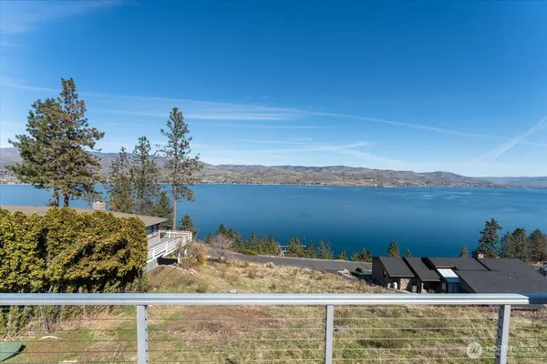 $735,000 | 4056 Lakeview Place, Unit 1A, Chelan, WA 98816