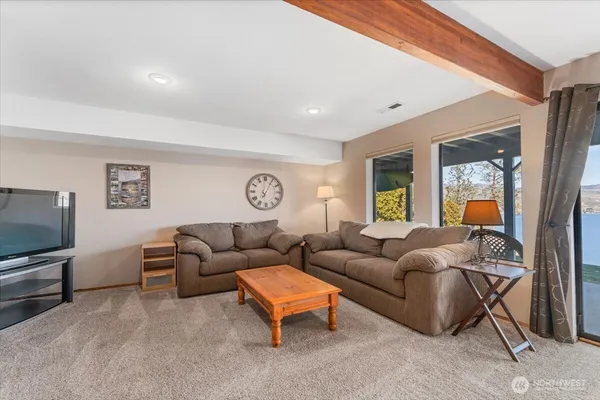$735,000 | 4056 Lakeview Place, Unit 1A, Chelan, WA 98816