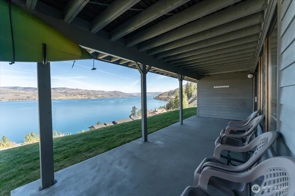 $735,000 | 4056 Lakeview Place, Unit 1A, Chelan, WA 98816