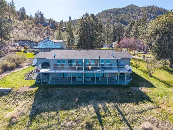 $735,000 | 4056 Lakeview Place, Unit 1A, Chelan, WA 98816