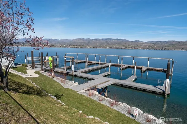 $735,000 | 4056 Lakeview Place, Unit 1A, Chelan, WA 98816