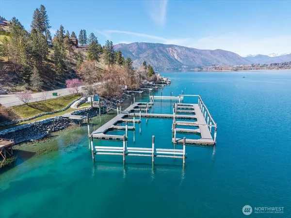 $735,000 | 4056 Lakeview Place, Unit 1A, Chelan, WA 98816
